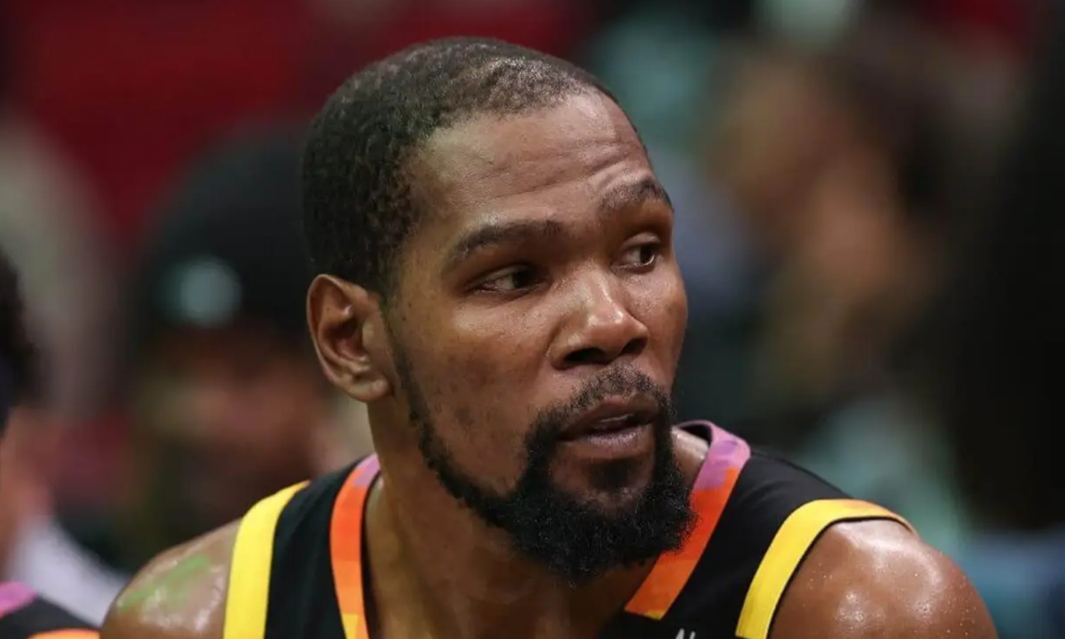 关于比赛规则变更引发热议!,杜兰特在巴黎圣日耳曼比赛中表现优异全场沸腾不已的信息