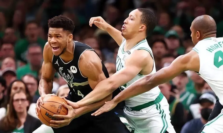 关于字母哥与50激战雄鹿分钟，败北胜负难料！，塔图姆焦点对战比赛高潮迭起的信息